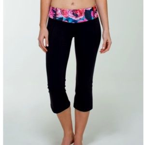 Lululemon Gather & Crow Crop Pants (SECRET GARDEN)